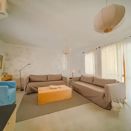 Alacati'da Saunali Jakuzili