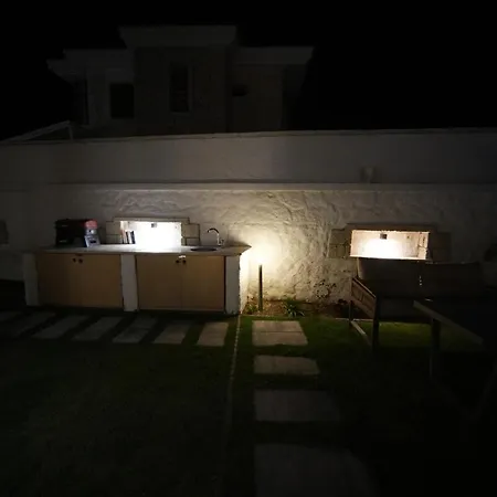 Alacati'da Saunali Jakuzili Villa Cesme