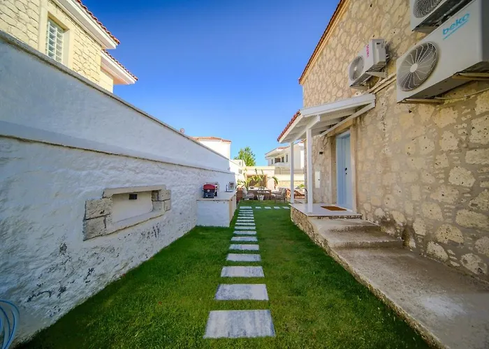 Alacati'da Saunali Jakuzili 빌라 *