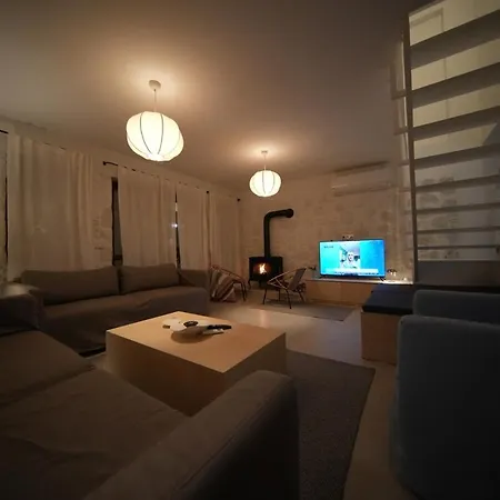 Alacati'da Saunali Jakuzili Villa *