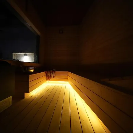 Alacati'da Saunali Jakuzili Çeşme