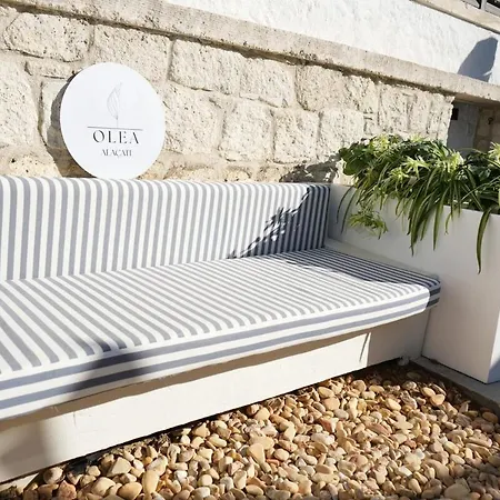 Alacati'da Saunali Jakuzili Çeşme