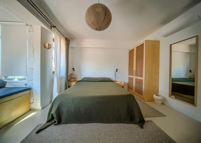 Alaçatı'da Saunalı Jakuzili * Çeşme