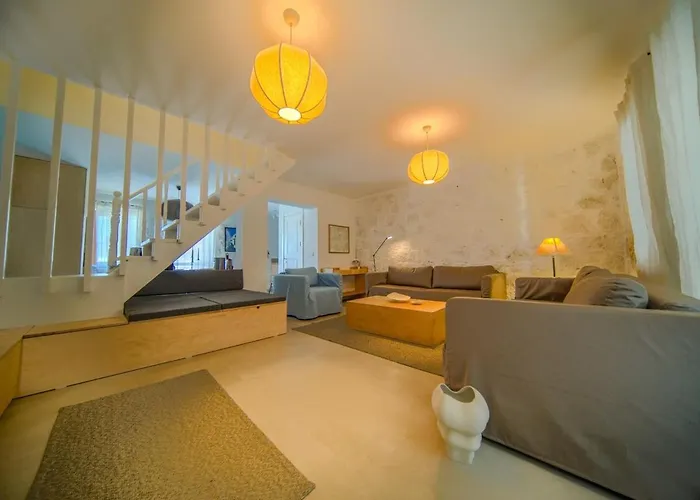 Alaçatı'da Saunalı Jakuzili *