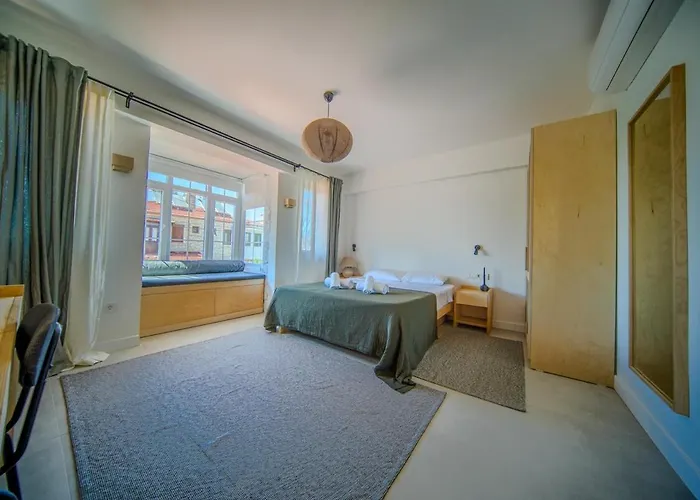 Alaçatı'da Saunalı Jakuzili Çeşme