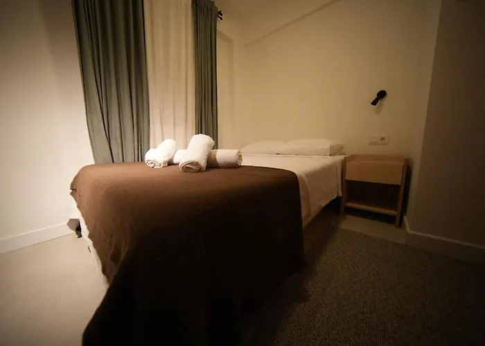 Alaçatı'da Saunalı Jakuzili Villa *