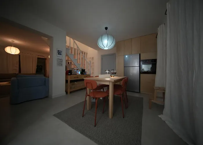 Alaçatı'da Saunalı Jakuzili * Çeşme