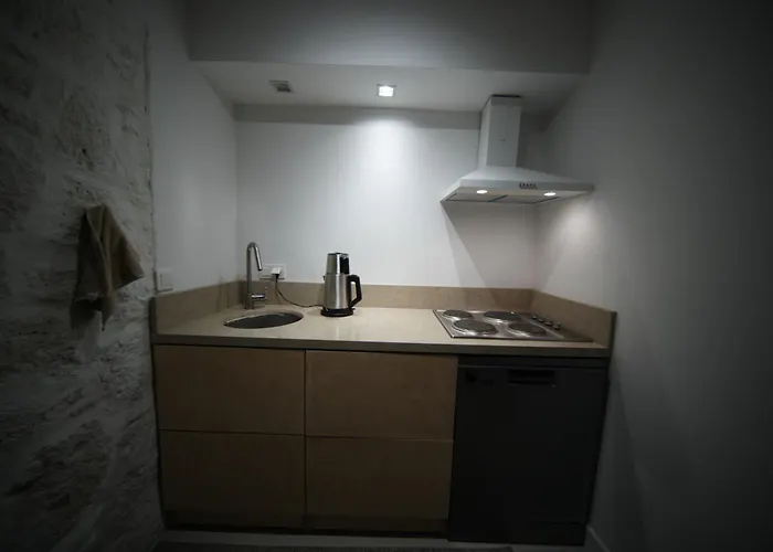 Alaçatı'da Saunalı Jakuzili *