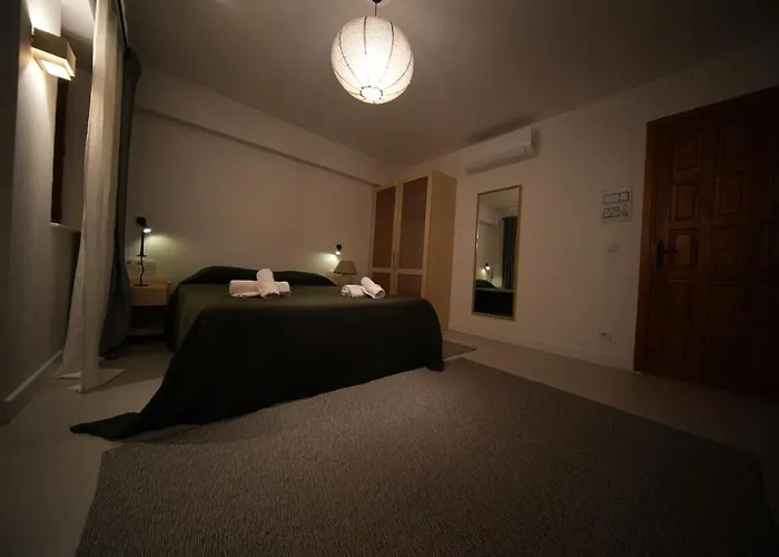 Alaçatı'da Saunalı Jakuzili Villa